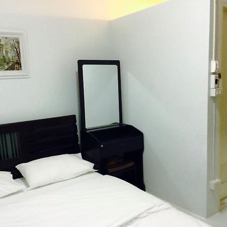 Bann Bunga Inn Bangkok Ngoại thất bức ảnh